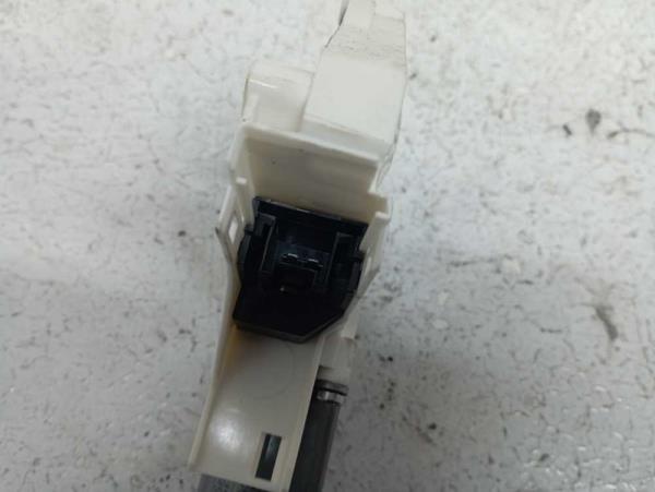 MOTEUR LEVE VITRE AVANT DROIT AUDI A1 - Vue 3